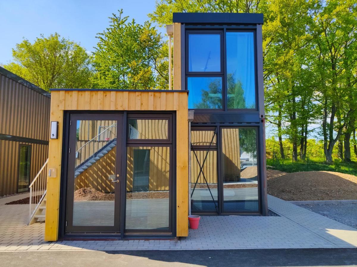 Modern Ausgebauter Ueberseecontainer Als Tiny House Wertheim Exterior photo