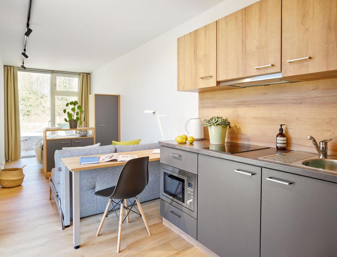 Modern Ausgebauter Ueberseecontainer Als Tiny House Wertheim Exterior photo